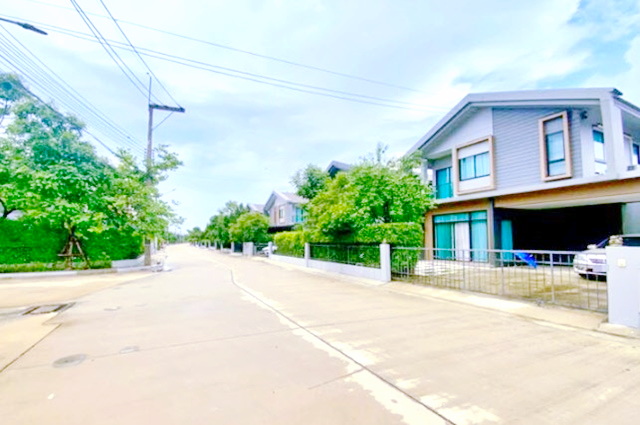  แสนสิริ 52 ตร.วา. 210 ตร.ม.รร.วัดไพร่ฟ้า 1.8 กม. ให้เช่าบ้านเดี่ยว 2 ชั้น  ตลาดพวงสว่าง345 3 กม. 3 นอน 2 น้ำ เฟอร์ฯตามรูป 