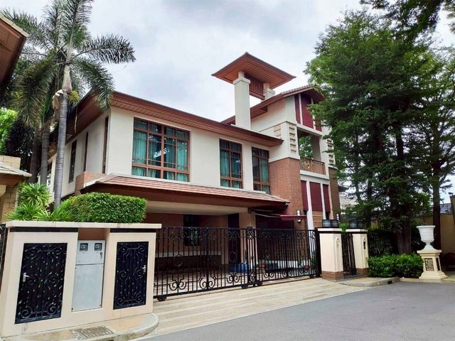 Luxury house for rent Bangkok i Sukhumvit 67 house with private pool Bangkok Sukhumvit luxury home for ren