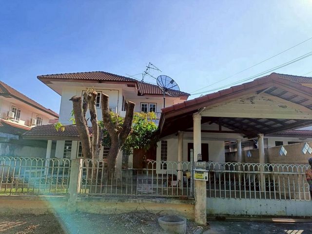 โซนสุเทพ #เส้นคันคลองชลประทาน ขาย 6 ล้าน ขายบ้านเดี่ยวหลังใหญ่ 2 ชั้น ทำเลดี #ใกล้โรงแรมศิรินาถการ์เด้นท์ เดินทางสะดวก บรรยากาศน่าอยู่