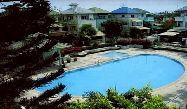 M650493ให้เช่า/ขาย บ้านเดี่ยว 3 ชั้น หมู่บ้านพิมาน ถนนเฉลิมพระเกียรติ ร.9 ซอย 28 – ทำเลดี ใกล้สวนหลวง ร.9???? ที่ตั้ง: หมู่บ้านพิมาน ถนนเฉลิมพระเกียรติ ร.9 ซอย 28 แขวงหนองบอน เขตประเวศ กรุงเทพมหานคร???? ขนาดที่ดิน: 59 ตารางวา???? ค่าเช่า: 25,000 บาท/เดือน???? ราคาขาย: 5.5 ล้านบาท???? รายละเอียดบ้านบ้านเดี่ยว 3 ชั้น3 ห้องนอน 3 ห้องน้ำห้องแม่บ้าน 1 ห้อง พร้อมห้องน้ำในตัวแอร์ 5 เครื่องเครื่องทำน้ำอุ่