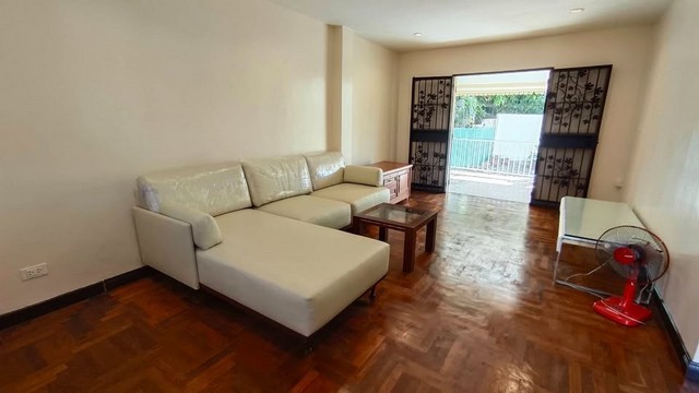 ให้เช่าบ้านเดี่ยวย่าน มีนบุรี รามคำแหง  หมู่บ้านฟอเรสพาร์ค โซนซี หน้าหมู่บ้านเป็นจุดทางสถานี รถไฟฟ้าสีส้ม 