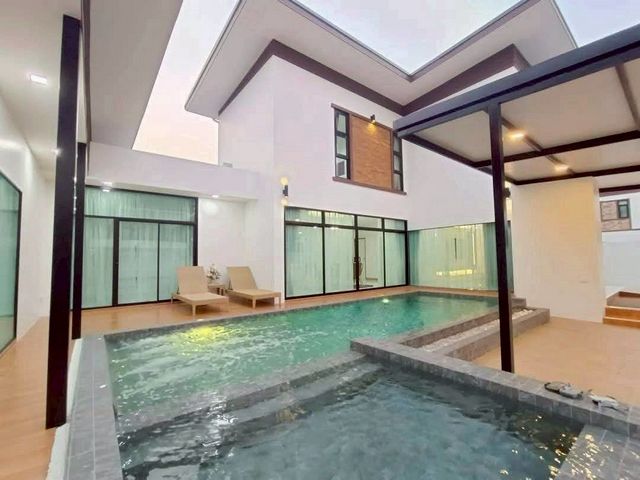 โซนสันกำแพง พูลวิลล่าสวย 8.29 ล้าน บ้าน 2 ชั้น #สไตล์โมเดิร์น สุดยอดทำเลทองกลางย่านเศรษฐกิจสันกำแพง เดินทางสะดวกทุกเส้นทาง