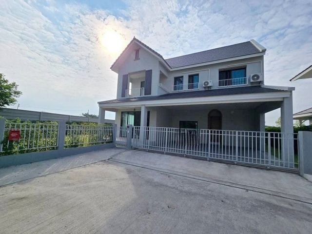 ให้เช่าบ้านหลังใหญ่ 36,000 บาท/เดือน 84 ตรว. #โซนหางดง บ้าน 2 ชั้น #ใกล้นานาชาติเกรซ สนามหญ้ากว้าง บรรยากาศดี #น้ำไม่ท่วม #รับสัตว์เลี้ยง