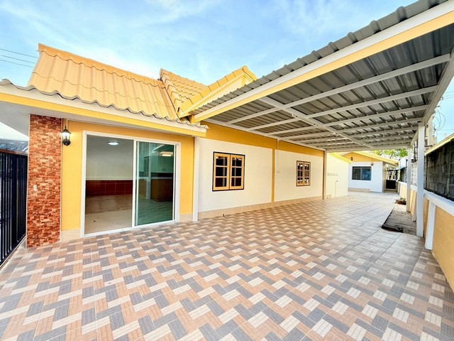 ขายบ้านดอนหัวฬ่อชลบุรี ขายบ้านสุขใจ 3 ขายบ้าน2หลังทำเลค้าขาย