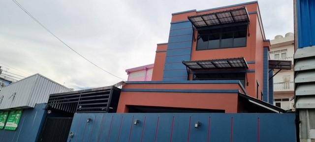 รหัสC6958 ให้เช่าบ้านเดี่ยว 3 ชั้น พระราม2  เอกชัย  ถนนบางขุนเทียน บางบอน