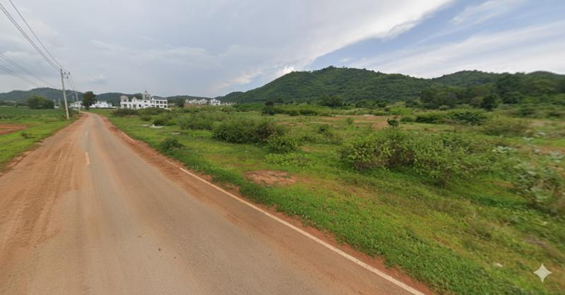  ที่ดินเขาใหญ่ แปลงใหญ่หายาก 90 ไร่ 2 งาน – ตำบลขนงพระ ปากช่อง นครราชสีมา โอกาสทองสำหรับนักลงทุน ที่ต้องการที่ดินภูเขาบรรยากาศพรีเมียม ทำโครงการใหญ่ รีสอร์ตพูลวิลล่า บ้านหรู หรือ Landbank ระยะยาว ทำเลระดับ A+ ใจกลางขนงพระ – ใกล้รีสอร์ทชั้นนำรายล้อมด้วยที่พักชื่อดัง เช่น Jupiter Trevi Resort & Spa, Full Moon Pakchong, Vino Neste Private Pool Villas, The Secret Town, Happy Home Pool Villa, StockHome Khaoyai เพียง 15 นาทีถึงสนามบินขนงพระ (อนาคตศูนย์ท่อ