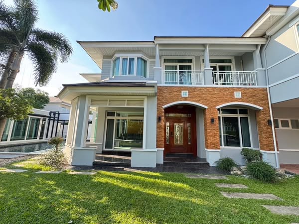 ให้เช่าบ้านเดี่ยวมาสเตอร์พีซ200วา 5 นอน 6 น้ำ แอร์ เฟอร์ ครบถนนพระราม9