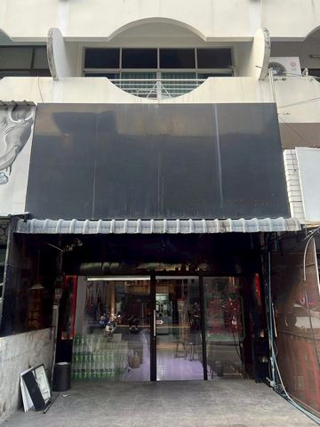 โซนนิมมาน ขาย 8.5 ล้าน อาคารพาณิชย์ 3 ชั้นครึ่ง ทำเลทอง เหมาะทำธุรกิจทุกประเภท รายล้อมด้วยคอนโดและที่พักอาศัย ลูกค้าเดินผ่านทั้งวัน