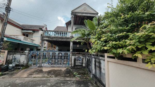 ขายบ้านเดี่ยวทำเลดี ราคาต่ำกว่าตลาด! เหมาะสุดๆ สำหรับนักลงทุนรีโนเวทสร้างกำไร หรืออยู่อาศัยเอง