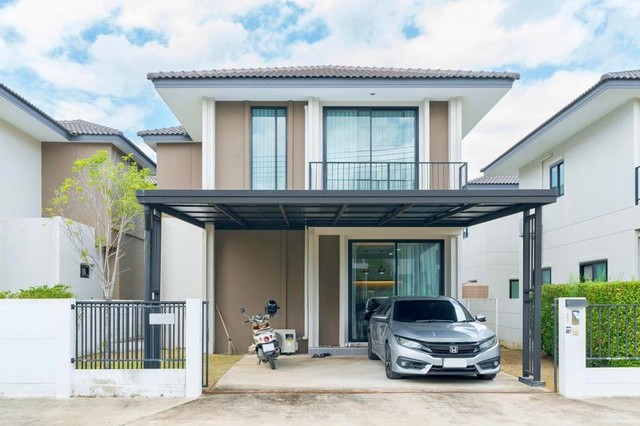 บ้านเดี่ยว 2 ชั้น บ้านสวย สไตล์โมเดิร์น โครงการ ดิเออบาน่า6 สันกำแพง