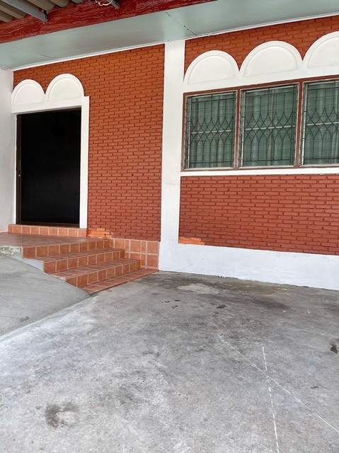 ให้เชาบ้านเดี่ยว 1ชั้น 50ตร.วา.200ตร.ม..4นอน รัชดา18-20 MRTสุทธิสาร 1.6กม. MRT โชคชัย4 800ม.  2 น้ำ  ทำเลดี 