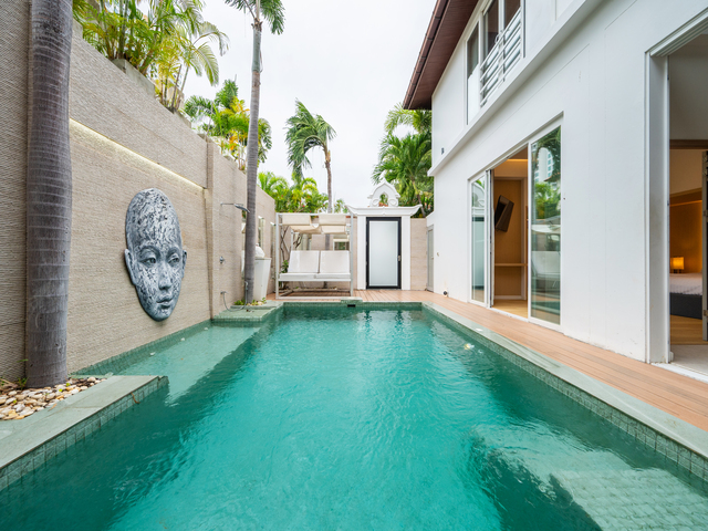 Majestic Residence Size: 298 sq.m (Living Area), 208 sq.m plot, 3 bedrooms, 3 bathroomsStorey : 2 Selling price: 26,000,000 Baht (Transfer fee 50/50)Ref.: 362364Listing Detail: www.rent-bangkok-condo.com/properties/362364Co-agents are welcome. - - -Contact us for more information or arrange a viewing:Email. rbc.rentbangkokcondo@gmail.comCall. 066-0588-655Line ID: @rentbangkokcondohttps://lin.ee/9cMeMxeWhatsapp: 0660588655Wechat 微信: rentbangkokcondo