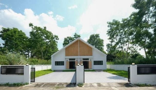 ขายต่ำกว่าราคาประเมิน เงินเหลือ 3xx,xxx บาท ขาย 2.49 ล้าน บ้านแฝดสร้างใหม่ หลังใหญ่ชั้นเดียว สันทราย ที่ให้มากกว่าบ้านเดี่ยว