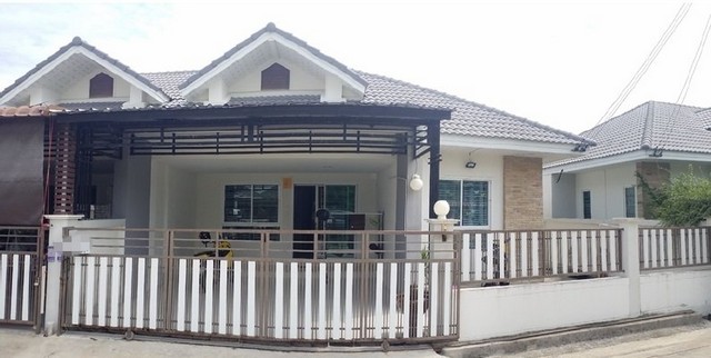 ขายบ้านแฝดมือสองพานทอง     โครงการบ้านกุลธนา ชลบุรี