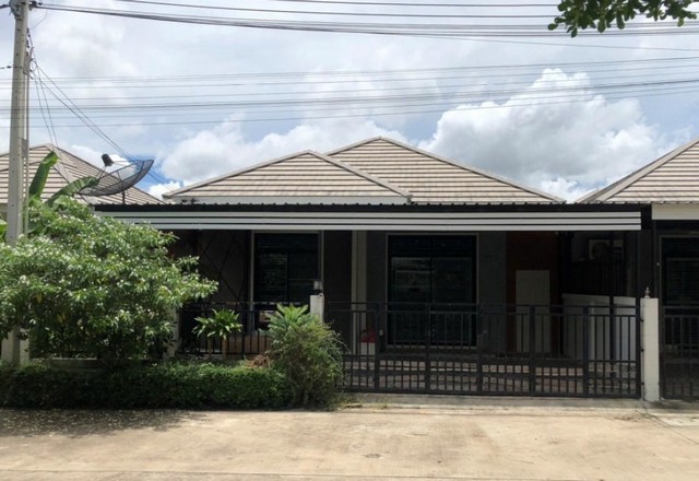 ขายบ้านแฝดมือสองศรีราชา  โครงการเดอะ เซ็นทรัล ทาวน์ บึง-ศรีราชา ชลบุรี