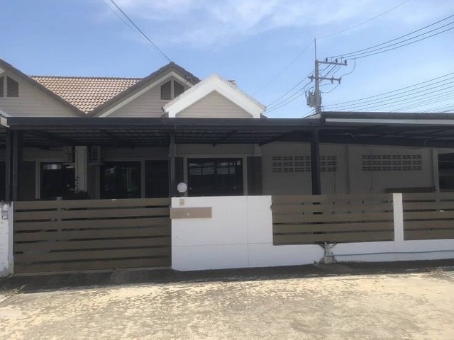 ขายบ้านแฝดมือสองพานทอง    โครงการนาราวิลล์ บ้านริมน้ำ  ชลบุรี