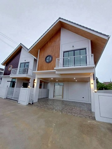 บ้านใหม่ 2 ชั้น สไตล์มินิมอล แยกลิขิตชีวัน หนองจ๊อม สันทราย เชียงใหม่