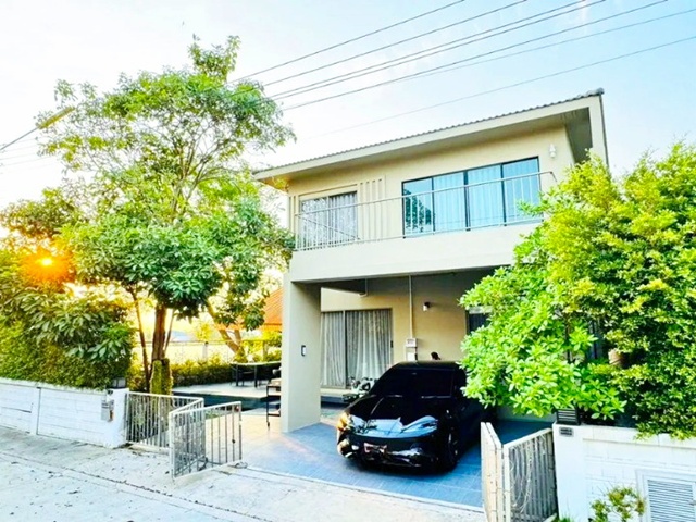 ให้เช่าบ้านเดี่ยว 2 ชั้น 4 นอน รร.จันทร์เจริญ 800 ม.บางปะกง ฉะเชิงเทรา บางนา-ตราดกม.42  หลังมุม 200 ตร.ม.50 ตร.วา.สไตล์โมเดิร์น