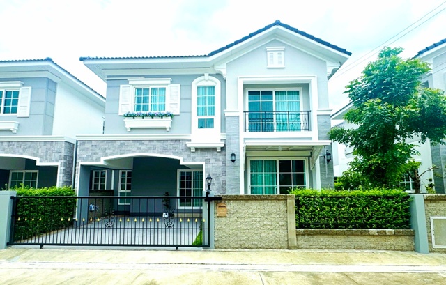 BTS สำโรง 1.1 กม. ให้เช่าบ้าน 2 ชั้น หรูหราสไตล์อังกฤษ 36 ตร.วา.150 ตร.ม. 4นอน 3 น้ำ เซนต์แอนดรูว์ส 2.4 กม. ทำเลสุขุมวิท สำโรง-เทพารักษ์ 