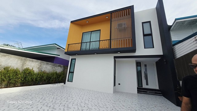 บ้านเดี่ยวสร้างใหม่ บ้าน 2 ชั้นสไตล์โมเดิร์น เนื้อที่ 50 ตารางวา