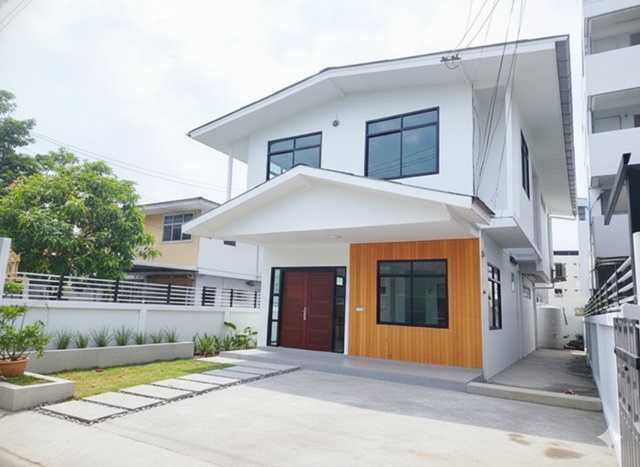 True Digital Park 600 ม. ทำเลสุขุมวิท 64-68 ใกล้ BTSอุดมสุข499ม.ให้เช่าบ้านเดี่ยว 2 ชั้น 7-11 50ม.  52ตร.วา  210 ตร.ม. 