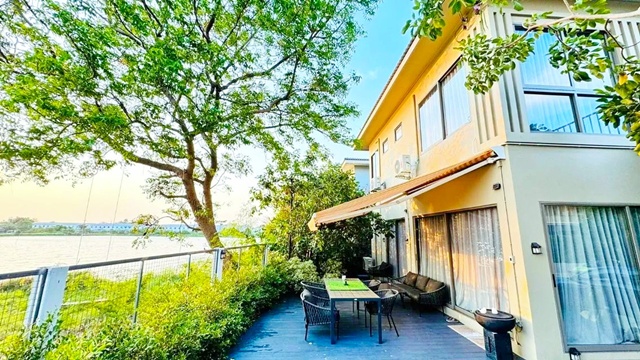 บางนา-ตราดกม.42 4 นอน รร.จันทร์เจริญ 800 ม. บางปะกง ฉะเชิงเทรา ให้เช่าบ้านเดี่ยว 2 ชั้น หลังมุม 200 ตร.ม.50 ตร.วา.สไตล์โมเดิร์น