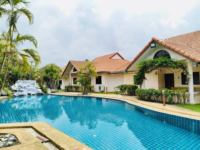 ขายกิจการรีสอร์ทขนาด 10ไร่ 1งาน พร้อมบ้าน 29หลัง พร้อมเฟอร์นิเจอร์ ทำกิจการได้เลย ใกล้ทะเลบางพระ ใกล้สวนสาธารณะบางพระ ชลบุรี