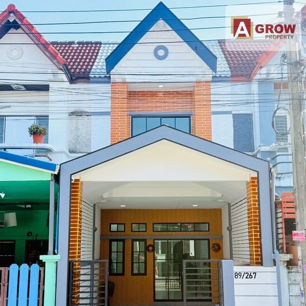 หมู่บ้านมารวย บางเขน 2  บ้านสวย เฟอร์นิเจอร์ครบ พร้อมอยู่ อย่าพลาดโอกาสที่ตั้ง : ถนนพหลโยธิน 54/1 แขวงสายไหม เขตสายไหม กรุงเทพมหานครรหัสทรัพย์ : AGT01215ราคาขาย : 2,150,000 บาท**ฟรีโอน**รายละเอียดทรัพย์ :- ทาวน์เฮาส์ 2 ชั้น - เนื้อที่ 18 ตารางวา- 3 ห้องนอน - 2 ห้องน้ำ - 1 ห้องครัว - มีห้องนอนชั้นล่าง- จอดรถในบ้านได้ 1 คัน- บ้านหันหน้าทางทิศเหนือจุดเด่น :- บ้านรีโนเวทใหม่ทั้งหลัง เฟอร์ฯครบ พร