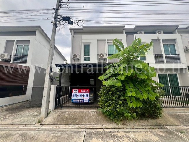 รหัสทรัพย์  6825ทาวน์โฮม ฟอร์เร่ ลำลูกกา คลอง 5 หลังมุม Foret Lumlukka จากปริญสิริ ที่ตั้ง: ถนนเลียบคลอง 5 ตำบลบึงคำพร้อย อำเภอลำลูกกา จังหวัดปทุมธานี 12150รายละเอียดทรัพย์- ทาวน์โฮม 2 ชั้น พื้นที่ 17.3 ตารางวา พื้นที่ใช้สอยประมาณ 108 ตารางเมตร- 3 ห้องนอน, 2 ห้องน้ำ, 1 ห้องครัว, 1 ห้องรับแขก, 1 ห้องนั่งเล่น, 1 ที่จอดรถ- ต่อเติมหลังคาจอดรถข้างในบ้าน 1 คัน และจอดฝั่งตรงข