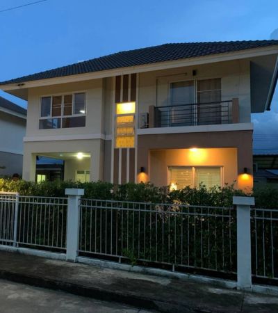 ให้เช่า 20,000/เดือน* “กาญจน์กนกวิลล์ 10” สันผักหวาน หางดงบ้านน่าอยู่ ทำเลดี น้ำไม่ท่วม เดินทางสะดวก เงียบสงบ___• เนื้อที่ดิน : 56.3/10 ตร.ว.• พื้นที่ใช้สอย : 122 ตร.ม.• 3 ห้องนอน / 3 ห้องน้ำ• 1 ห้องครัวต่อเติม / 1 ห้องรับแขก• 1 ที่จอดรถ• อายุบ้าน 11 ปีบ้านพร้อมเฟอร์นิเจอร์ + เครื่องใช้ไฟฟ้าครบต่อเติมครัวเรียบร้อย / ติดเหล็กดัดทั้งหลัง___ราคาเช่าเพียง 20,000 บาท/เดือนประกัน 2 เดือน + ล่วงหน้า 1 