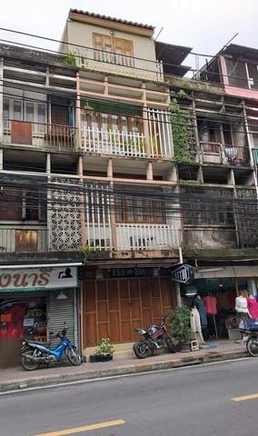 ให้เช่าและขายอาคารพาณิชย์ 4 ชั้น 240 ตรม. ติดริมถนนอินทามระ ย่านห้วยขวาง เดินทางสะดวก เชื่อมต่อได้ทั้ง สุทธิสาร – ลาดพร้าวติดต่อ:: ณัฐชยา (ชยา) โทร/ID Line:: 0942823961Link Line:: https://line.me/ti/p/3xFA1An8Kcรหัส# T25-871อาคารพาณิชย์ 4 ชั้น ติดริมถนน อินทามระ ตรงข้ามกับซอยอินทามระ 57- เนื้อที่ 15 ตร.วา- พื้นที่ใช้สอยรวม 240 ตร.ม.- 3 ห้องนอน- 3 ห้องน้ำ- 1 ห้องครัว- แอร์ 1 ตัว (ด้านล่างสำหรับทำ office หรือค้าขาย)- ปั๊มน้ำ,แทงค์น้