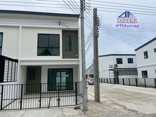 svs304 ให้เช่า ทาวน์โฮม 2 ชั้น หน้ากว้าง 5 เมตร พฤกษาวิลล์ 123 บางนา-อ่อนนุช Pruksa Ville Bangna-Onnutที่ตั้ง: พฤกษาอเวนิว ต.ราชาเทวะ อ.บางพลี สมุทรปราการขนาด 16.9 ตร.ว.พื้นที่ใช้สอย110 ตร.ม. 3 ห้องนอน, 2 ห้องน้ำที่จอดรถ 1-2 คันสิ่งอำนวยความสะดวกClubhouseFitnessสระว่ายน้ำKid Playgroundสวนสาธารณะขนาดใหญ่Jogging TrackBike LaneEasy PassCCTVรปภ. 24 ชม.** เพื่อเป็นการรวดเร็วในการตรวจสอบ รบกวนคุณลูกค้า copy linkประกาศหรือขอรหัสประกาศส่งมาด้วยค่ะ**