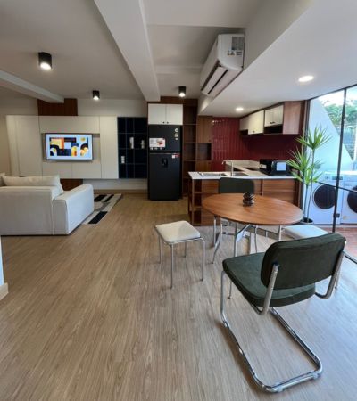 ขาย 3.39 ล้านบาท*ศรีธนาคอนโด 1 ห้องใหญ่ อยู่สบาย รับแสงและลมธรรมชาติได้ดีเข้าออกได้ทั้ง ถ.ห้วยแก้ว (ซอยสมุดลานนา)มีโควต้าต่างชาติ—1 ห้องนอนใหญ่ 1 ห้องฟังก์ชัน | 1 ห้องน้ำ ห้องมีระเบียงกว้าง• ขนาด: 64 ตร.ม.• ชั้น: 2—พร้อมเครื่องใช้ไฟฟ้า เฟอร์นิเจอร์-ตู้เย็น 2 ประตู 14.4 คิว-เครื่องอบผ้า -เครื่องซักผ้า-เครื่องทำน้ำอุ่น -เตาอบ-ไมโครเวฟ-เตาไฟฟ้า 2 หัวพร้อมท่อระบายควัน-แอร์ 9,000/12,000