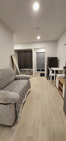 ให้เช่าคอนโด เอิร์น บาย แอลพีเอ็น (EARN Condo by LPN) คอนโดใหม่ ห้องใหม่มือหนึ่ง มีทั้งหมด 2 ห้องติดกัน โดยหนึ่งในนั้นเป็นห้องมุม โครงการตั้งอยู่ใกล้นิคมอุตสาหกรรมอมตะ เดินทางสะดวก พร้อมเข้าอยู่ตึก A2 ชั้น 7 จำนวน 2 ห้องติดกันราคาเช่า 6,500 บาทต่อเดือน รวมค่าส่วนกลางเงื่อนไขการเช่า ประกัน 2 เดือน และล่วงหน้า 1 เดือน สัญญาเช่า 1 ปีขนาดห้อง 24 ตารางเมตรเฟอร์นิเจอร์และเครื่องใช้