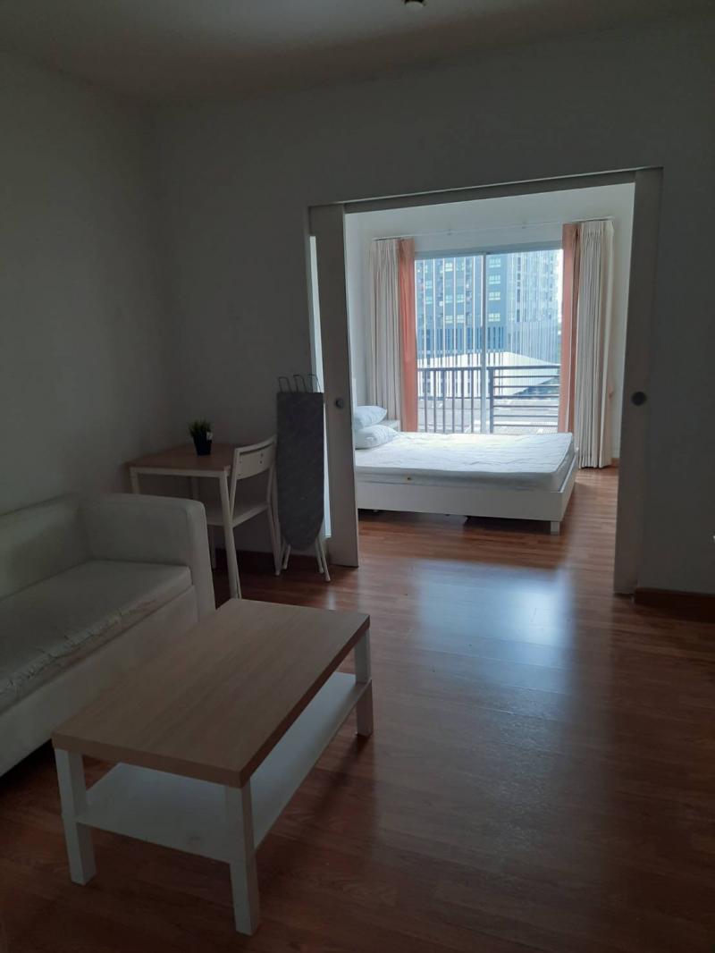 ขายคอนโด เดอะซี้ด สาทร-ตากสิน The Seed Sathon - Taksin ทำเลทอง ใกล้แหล่งอำนวยความสะดวก ใกล้ BTS วงเวียนใหญ่ ที่ตั้ง : ซอยกรุงธนบุรี 1 (ซอยสารภี) ถนนกรุงธนบุรี แขวงคลองต้นไทร เขตคลองสาน  จังหวัดกรุงเทพมหานคร 10600พิกัดแผนที่ : https://maps.app.goo.gl/4y1fTCu6NX34nXJH6?g_st=alขนาดพื้นที่ : 33 ตารางเมตร รายละเอียด : วิวสูง ชั้น 8 เห็นทิวทัศน์ยามค่ำคืน วิวรถไฟฟ้า ไม่มีตึกบัง ใกล้ BTS วงเวียนใหญ่ ใช้เวลาเพียง 5 นาที ถึงสาทร ด