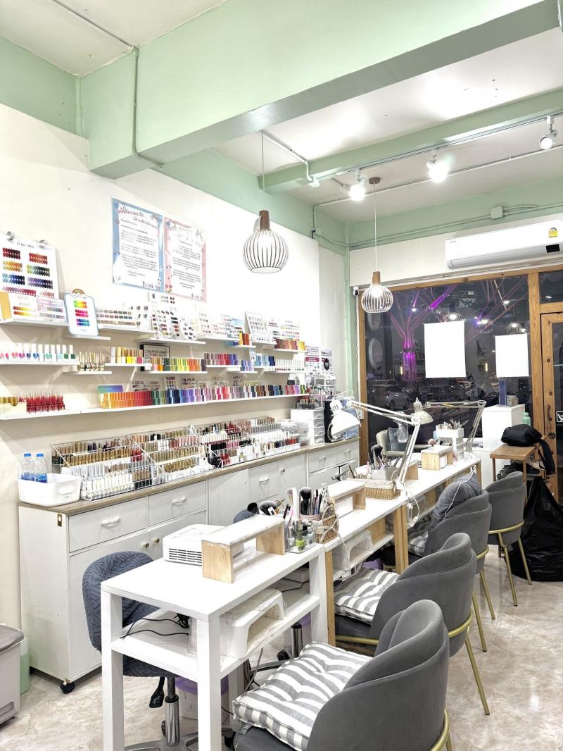 สนใจนัดดูร้าน-สอบถามโทร 096-260-3855โทร 095-601-5180Line = @Rainbowland.nailเซ้งร้านเล็บ-ต่อขนตา-แว็กซ์ #บรรทัดทอง #พร้อมBanding โครงการ Stadium One ชั้น1 #เปิดมา8ปี (เล็บ8ปี, ขนตา 4 ปี) ลูกค้าแน่นต่อเนื่อง- มีที่จอดรถ  ใกล้ BTS สนามกีฬาแห่งชาติ- ช่างประจำ 5 คน (เล็บ 3 / ขนตา 2) พร้อมส่งต่องาน- โซเชียลมีเดียรวมกว่า 60,000+ Followers- ห้องเล็บ–ขนตาแยกเป็นสัดส่วน มีโซนแว็กซ์ใหม่ #สิ่งที่ได้ #ร้านเล็บ-IG หลัก ผู้ติดตาม 39k+-IG รอง 