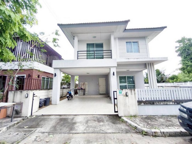 ให้เช่าบ้านเดี่ยว 2 ชั้น มบ.เดอะทรี 3นอน เนื้อที่เยอะ พร้อมอยู่ มีเฟอร์ หนองยายบู่ ใกล้เจพาร์ค ใกล้เครือสหพัฒน์ นิคมแหลมฉบัง ศรีราชา ชลบุรี