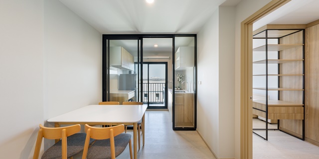 วิภาวดี พหลโยธิน78เซียร์ รังสิต 2.3 กม ให้เช่า คอนโด นิว คอนเน็กซ์ ดอนเมือง  31ตร.ม.  9,999 บาท-เดือน ตลาดสี่มุมเมือง 1.8 กม. สนามกอล์ฟธูปะเตมีย์ 2.1 กม.Zeer Rangsit 2.3 km.Vibhavadi Phahonyothin 78 Condo for rent Nue Connex Donmueang 31sqm. 9,999 baht-month SiMumMuang Market 1.8km. Thupatemi Golf Course 2.1km.รายละเอียดห้องพักอาคาร E ชั้น 3รูปแบบ 1 ห้องนอน 1 ห้องน้ำขนาดพื้นที่ 30.4 ตร.ม.สถานะ ห้องว่างพร้อมเข้าชมฟรี บริการแม่บ้านฟรี บริการผู้ช่วยส่วนตัว (Concierge)จุดเด่นทำเลและสถานที่