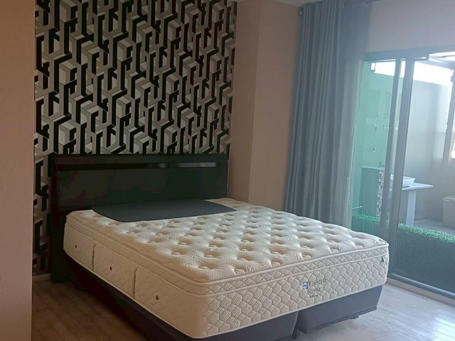 ขายด่วน ถูกที่สุด คอนโด โนเบิลโซโล  (Noble Solo Condominium) ซอยทองหล่อ20 ห้องขนาด 81.42 ตร.ม. ชั้น 5 ทำเลดี ใกล้ BTS ทองหล่อ ติดต่อ สุเมธ 061-949-8888ขาย คอนโด โนเบิลโซโล Noble Solo Condominiumที่ตั้งโครงการ :: 988 ถ. ทองหล่อ แขวงคลองตันเหนือ เขตวัฒนา กรุงเทพมหานคร 10110พิกัด GPS :: https://maps.app.goo.gl/bgTTZXUMtHVbop9r7รายละเอียด-ขนาดพื้นที่ 81.42 ตารางเมตร / ชั้น 5 วิวเมือง-1 ห้องนอน 1 ห้องน้ำ / 1 ห้องครัว / 1 ห้องรับแขก / ระเบียงกว้าง -สภาพพร้อมอยู่-การ