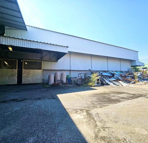 #ให้เช่าโกดังบางพลีสมุทรปราการ????ตำบลบางพลีใหญ่อำเภอบางพลีสมุทรปราการ✅รายละเอียด✅????ขนาดโกดัง 1,600 ตารางเมตร????หลังคาสูง 5-8 เมตร????โอเวอร์เฮดเครน 5 ตัน????ตาชั่ง taylor 120 ตัน????ไฟฟ้าระบบ 3 เฟส????สามารถวางของหนักได้(เคยเป็นโกดังเก็บเหล็กก่อสร้างหลายพันตัน)????ถนนประตูทางเข้าออกกว้างใหญ่????รถบรรทุกเทเลอร์เข้าออกสะดวก????การขนส่งสะดวกสบายเชื่อมกับถนนหลักหลายสาย เช่นเทพารั