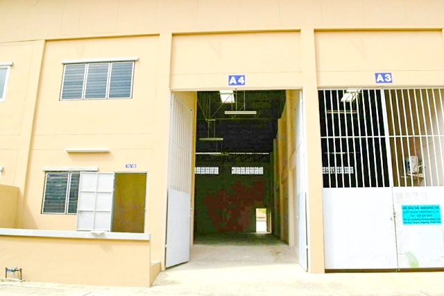 ซ.พรประภานิมิต 15-25 วัดหนองปรือ 1.5กม. ให้เช่าโกดัง โรงงาน   250-500 ตร.ม. 62 ตร.วา. พัทยา-มาบตาพุต รร.ศรีสุวิทย์ 2.6 กม.  เหมาะกับคลังสินค้า  รถยนต์ขนาดใหญ่เข้าได้ แหล่งช้อปปิ้ง เดอะชิลล์ 3.7 กม. 7-Eleven 31,999 B-M.Soi Phonpraphanimit 15-25 Wat NongPrue 1.5km. Warehouse/factory for rent  250-500 sq.m. 62sq.wa. Pattaya-Map Ta Phut. Sri Suwit School 2.6 km. . Suitable for warehouse use. Accessible by large vehicles. The C ill shopping area 3.7 km. 7-Eleven 31,999B-M.ถ.พัทยา-มาบตาพุต พรประภานิมิตร  ต.หนองปรือ อ.บางละมุง ชลบุรี 250-500 ตร.ม. 62 ตร.วา.250-500 sq.m. 62 sq.wa.1 ห้องนอน