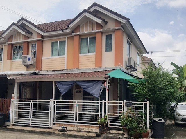 List #93791รายละเอียดทรัพย์- ทาวน์เฮ้าส์ 2 ชั้น (หลังมุม)- ขนาด 21.8 ตร.ว.- 3 ห้องนอน 2 ห้องน้ำ- 1 ที่จอดรถ- แอร์ 2 ตัว- เครื่องทำน้ำอุ่น 1 ตัว- บ้านเจ้าของอยู่อาศัยเอง ไม่เคยปล่อยเช่า*** ขายราคาเพียง 1.8 ล้านบาทเท่านั้น ***การเดินทางสะดวก- ใกล้ทางด่วนศรีสมาน และถนนติวานนท์- ใกล้แหล่งอำนวยความสะดวก อาทิ วัดเทพสรธรรมาราม ตลาดฐานเพชร โรงเรียนพระหฤทัย เมืองทองธานี สวนสมเด็จย่าฯ และโรงพ