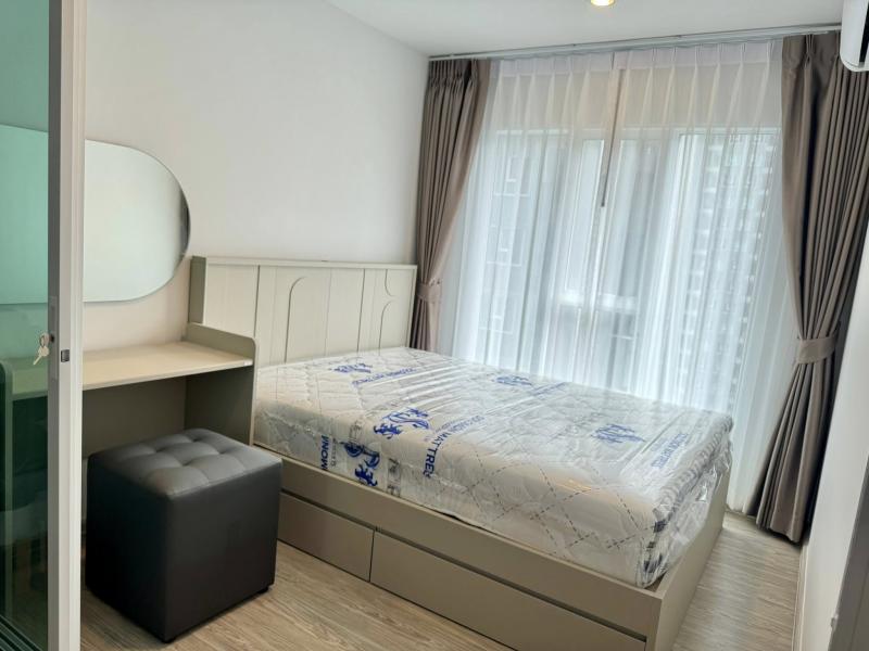 Regent Home Bangna is private, convenient, and peaceful, located on the 22nd floor of BTS Bangna.***We offer house and condo sales/rentals, as well as consultations. Contact us anytime.***For more information, photos, or to schedule a viewing, contact Ekachai.Tel. 089-799-5598Line ID: @auiauiaui001 (add @ in front)--------------------------------------------------------------1 bedroom, 1 bathroom28 sq m., 22nd floor, Building BNew, clean, beautifully decorated, ready to move inDetails--------------------------------------------------------------Rental price: 10,000 baht per month--------------------------------------------------------------*Furniture- Wardrobe- Built-in kitchen- Bed with mattress- Sofa--------------------------------------------------------------*Nearby landmarks (Based on Google Maps)- Bangkok Mall: 1.3 km- Anglo Singapore International School: 2.7 km- BTS Bangna: 300 m- BTS Udomsuk: 900 m- Chalerm Maha Nakhon Expressway Entrance: 1.3 km-------------------------------