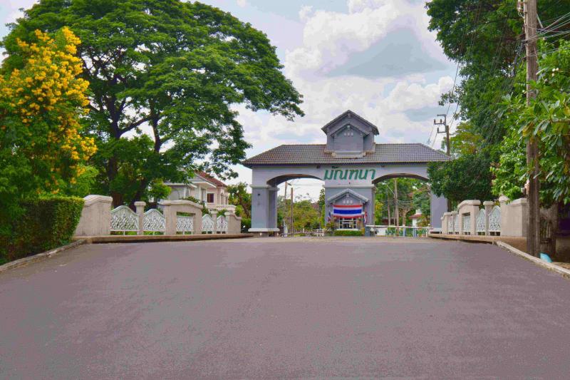 ขายบ้านเดี่ยว 2 ชั้น หลังใหญ่ โครงการมัณฑนา รามอินทรา (Land & Houses) ซอยคู้บอน 27 แยก 7ราคาจับต้องได้ ทำเลใกล้เมืองและรถไฟฟ้าโปร่งสบาย วัสดุดีทั้งหลัง บ้านหันเหนือ ไม่ร้อน ผนังหนา  อยู่สบายจริงทุกช่วงเวลา ทำเลดีมาก!ที่ตั้ง  :  ซอย 1 หมู่บ้านมัณฑนา ถนนคู้บอน 27 แยก 7 คันนายาว กรุงเทพมหานคร 10230ขนาดพื้นที่ :  ขนาด 70 ตรว. พิกัด : https://maps.app.goo.gl/P5RPEvmhWfeXR7nw7?g_st=ipcรายละเอียดบ้าน บ้านเดี่ยว 2 ชั้น 70 ตร