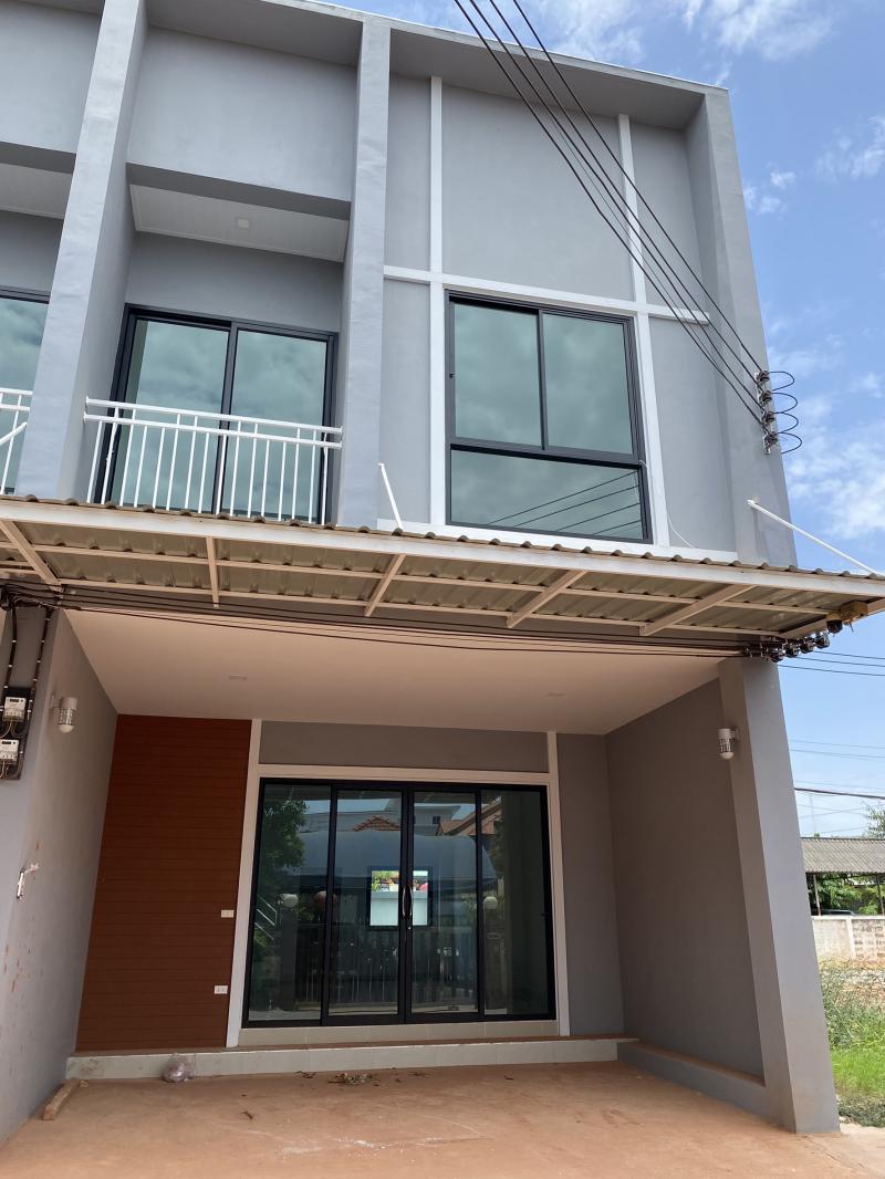 ขายตึกแถวใหม่ ใกล้สถานีรถไฟบ้านเกาะ – ทำเลดีมาก เหมาะเปิดธุรกิจ จังหวัดนครราชสีมาที่ตั้ง : ตำบลบ้านเกาะ อำเภอเมืองนครราชสีมา จังหวัดนครราชสีมา 30000ขนาดพื้นที่ใช้สอย : 22 ตรมรายละเอียดตึกแถว 2 ชั้น หน้ากว้าง 5.6ม. ลึก 18ม.อาคารใหม่ สภาพดี พร้อมใช้งานเหมาะสำหรับตั้งบริษัท / เปิดกิจการ / ปล่อยเช่า-3 ห้องนอน-3 ห้องน้ำไอเดียธุรกิจที่เหมาะกับทำเลนี้-ร้านอาหาร-ร้านซักอบรี