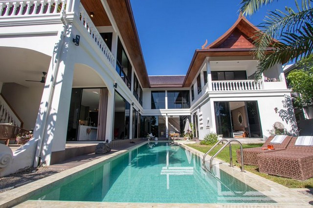 ขายบ้านพูลวิลล่าสุดหรู 23.9 ลบ. 180.6 ตรว. 6 นอน 5 น้ำ #โซนดอยสะเก็ด ตกแต่งได้อย่างงดงาม ผสมผสานการออกแบบที่ทันสมัย อย่างมีเอกลักษณ์พื้นที่ใช้สอยขนาด 538 ตารางเมตรเนื้อที่ดินขนาด 180.6 ตารางวา6 ห้องนอน 5 ห้องน้ำห้องครัวแบบตะวันตก และเอเชียสำหรับการทำอาหารที่หลากหลายพื้นที่นั่งเล่นแบบแบ่งส่วนซึ่งสามารถแปลงเป็นพื้นที่เปิดได้อย่างง่ายดายระเบียงขนาดใหญ่พร้อมทิวทัศ