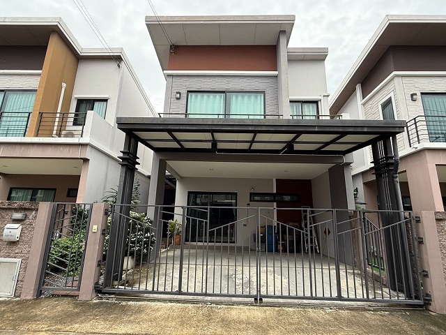 ขาย 3.35 ลบ.2 น้ำ ทำเล แหล่งชุมชน ช้อปปิ้ง ตลาดปากน้ำ เดินทางสะดวก สุขุมวิท แพรกษา กาญจนา 3นอน ให้เช่า-ขายทาวน์เฮ้าส์ 2 ชั้น สไตส์บ้านเดี่ยว จัดเต็มเฟอร์ฯทั้งหลัง BTSศรีนครินทร์ 2.2 กม.  28 ตร.วา. 224 ตร.ม. รร.ประภามนตรี 2 1.3 กม.16,998 B-M.แยกแพรกษา-การไฟฟ้า 2.3 กม. ถ.ศรีนครินทร์Sukhumvit Phraeksa Kanchana 3bed 2-story townhouse for rent-sale single-family home Fully furnished BTS Srinakarin 2.2 km.  28 sq.wa. 224 sq.m. 1.3 km. from Praphamontri School 2 16,998 B-M.  Selling for 3.35 million baht 2bath Located in a community area close to shopping Pak Nam Market convenient access to Phraeks