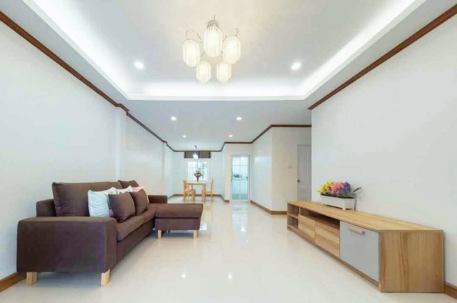 หาของกินง่าย ตลาดบางใหญ่ 2.4 กม. 11-12,999 B-M.หรูมหากาพย์ MRT คลองบางไผ่ 1.4 กม.ให้เช่าทาวน์เฮ้าส์ 2 ชั้น  2-3นอน 2 น้ำ รร.กสิณธรเซนต์ปีเตอร์ 400 ม. 20 ตร.วา.160 ตร.วา.ทำเลสะดวก ถ.กาญจนาภิเษก แยก-บางใหญ่ บัวทอง บางรักพัฒนา Epic luxury MRT Khlong Bang Phai. 1.4 km.  2-story townhouse for rent 2-3bed 2 bath near Kasinthorn St. Peter School 400 m. 20 sq.wa. 160 sq.m. Convenient location easy access to food Bang Yai Market 2.4 km. 11-12,999 B-M. Kanchanaphisek Road. Bang Yai Intersection Buathong Bangrak Phatthana แยก-บางใหญ่   ถ.กาญจนาภิเษก-นบ.1009 บางรักพัฒนา  บางบัวทอง นนทบุรี20 ตร