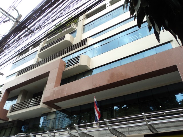 ออฟฟิศให้เช่าเพลินจิต ชิดลม วิทยุ อาคารต้นสน รถไฟฟ้าบีทีเอสสถานีเพลินจิต ลุมพินี เขตปทุมวันขนาดพื้นที่ให้เช่าเริ่ม 100  ตรม.ขึ้นไป   O2,512,59O9,  O84,543,4833ดูข้อมูลอาคารอื่นที่ www.irentoffice.com และยินดีรับฝากขาย-ให้เช่าสำนักงานค่าประกันการเช่า    3    เดือนค่าเช่าล่วงหน้า      1    เดือนสัญญาการเช่าสำนักงาน3ปีขนาดพื้นที่ให้เช่า 100 ตารางเมตรขึ้นไป  ขนาดพื้นที่และค่าใช้จ่ายต่างๆ อาจมีการ