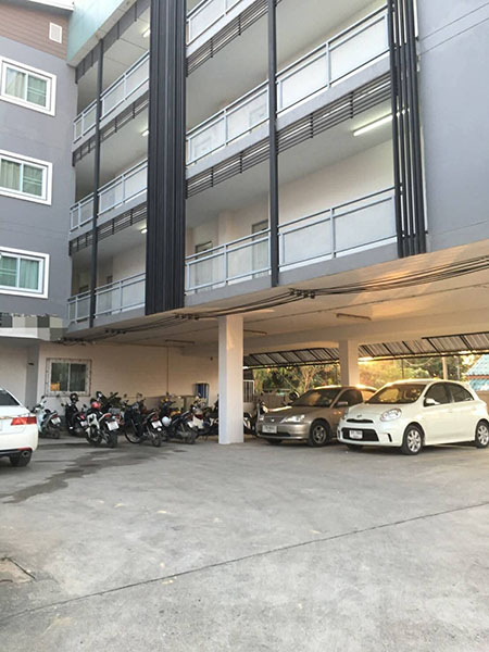 ขายด่วนมากๆๆ ขายตัด ทำเลดี  หอพัก ใกล้ม.แม่โจ้ เพียง 600 ม. ลดไปเลย5 แสนบาท ขายเพียง 13.5ลบ. ราคานี้คุ้มสุดๆ แล้วจ้า แถมตึกพาณิชย์ให้อีก 1 ยูนิต พื้นที่ 167 ตรว. (ขายแถมตึกพาณิชย์ 1 คูหา 2 ชั้น)พิกัด : ต.หนองหาร อ.สันทราย จ.เชียงใหม่ราคาด่วนขายตัด 13.5ลบ. ลดจาก ราคาขาย : 18.5  ล้านบาทหอพัก 4 ชั้น มีจำนวน 24 ห้องนอน 24 ห้องน้ำ (ในตัว )มีคนเช่าเต็มทุกห้องมีที่จอดรถใต้ตึกรายได้ประมาณ 90,000ต่อเด